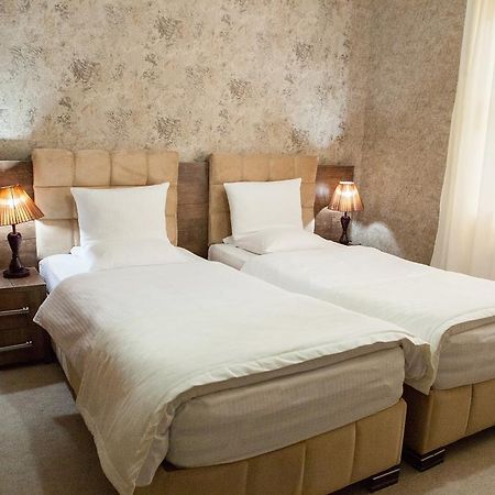 Issam Hotel & Spa Sheki Exterior photo